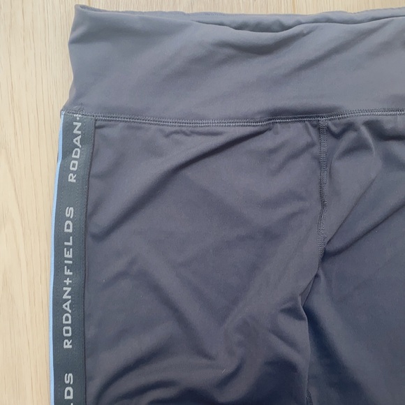 Rodan and Fields Leggings Large - Picture 4 of 5
